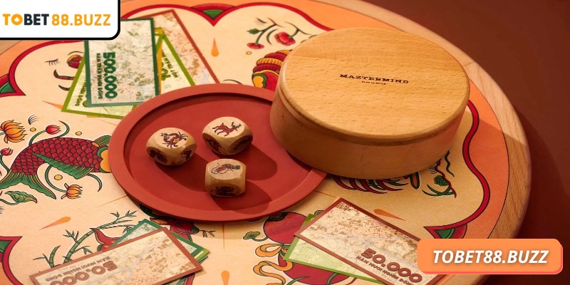 Bầu cua ToBet88 – Game online mang phong cách dân gian 2 Bầu cua ToBet88 sử dụng 3 xúc xắc với sáu linh vật xuất hiện trên mỗi mặt xúc xắc